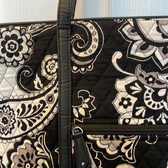 Vera Bradley trimmed vera tote in midnight paisley new with tags - Picture 4 of 10